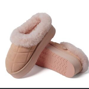 NWT Fireside Genuine Sherling Suede Slippers